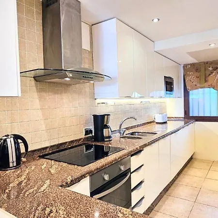 Coral Apartment 4*