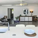 كورال بيتش الفندقية بخدمة ذاتية 4* ماربيا