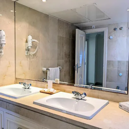 Coral Apartamento 4*